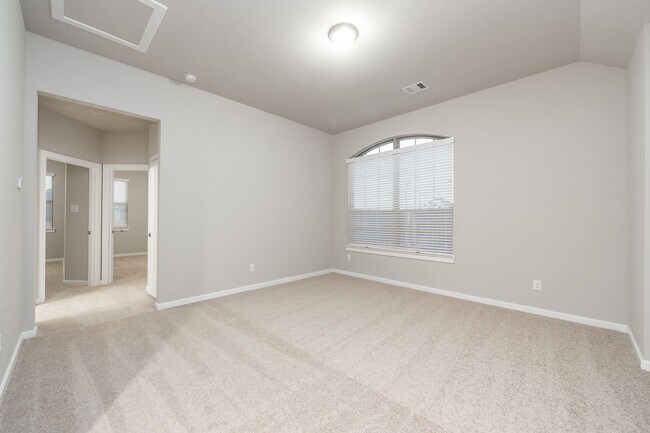 Building Photo - 8706 Fox Trail Dr