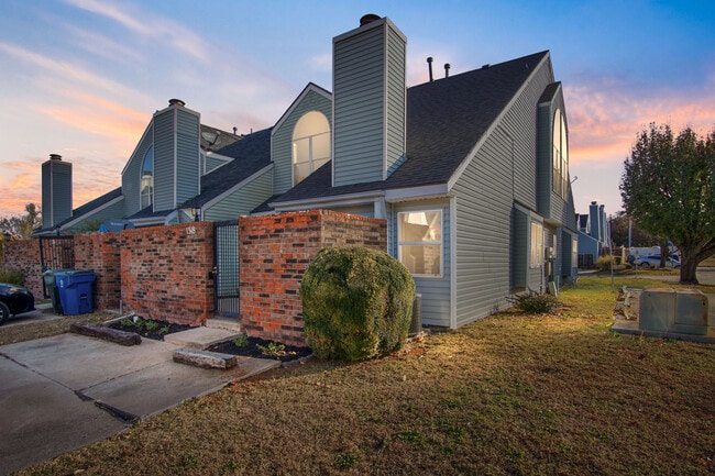 Building Photo - 1318 Catalpa Ln