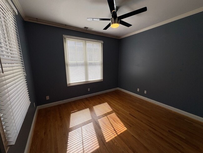 Building Photo - Townhome Available in North Main Community Downtown Greenville!