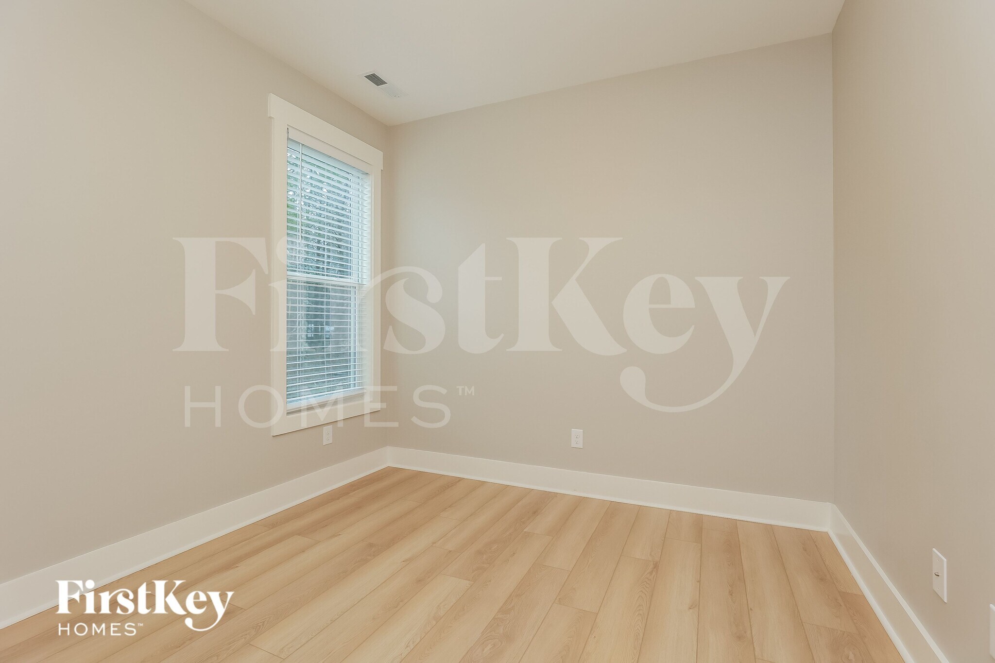 Building Photo - 2045 Hamilton Hill Dr