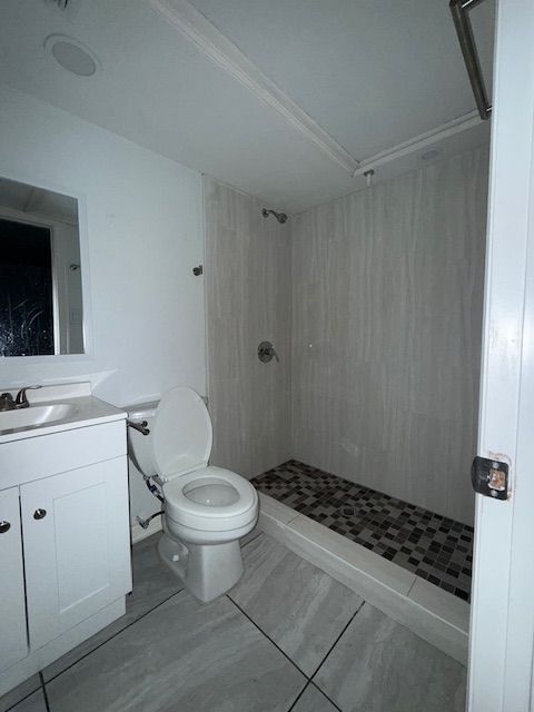 Building Photo - 500 N Broadway St