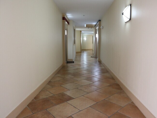 Hallway outside of condo unit - 10 Perimeter Summit Blvd NE