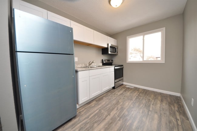 Building Photo - 3 Westwood Village