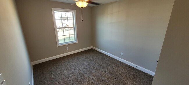 Building Photo - 1098 Whitney Dr