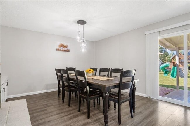 Building Photo - 1306 N Silent Grove Rd