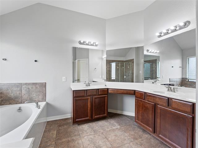 Building Photo - 2308 Fountain Gate Dr