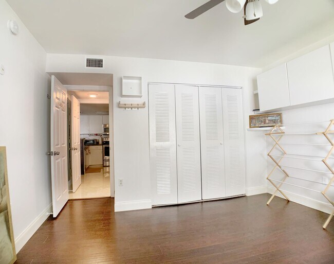 Building Photo - 5015 Wiles Rd