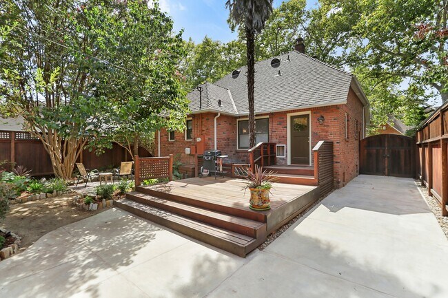 Building Photo - 2549 San Jose Way