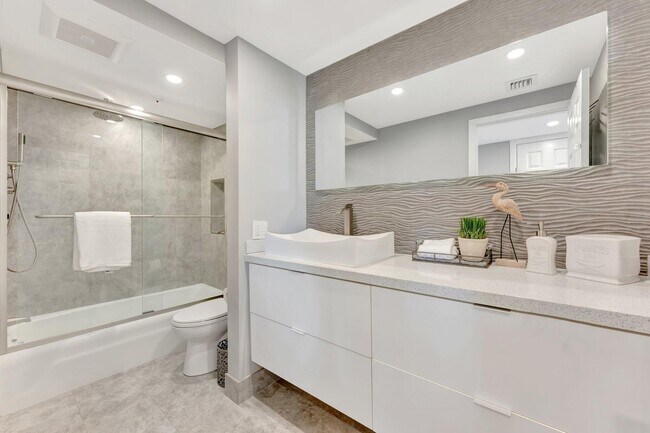 Building Photo - 859 Jeffery St