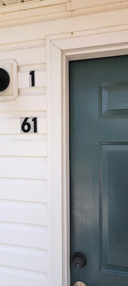 Building Photo - 61 Wedgewood Ct