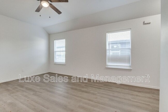 Building Photo - 11613 Mackenzie Wy