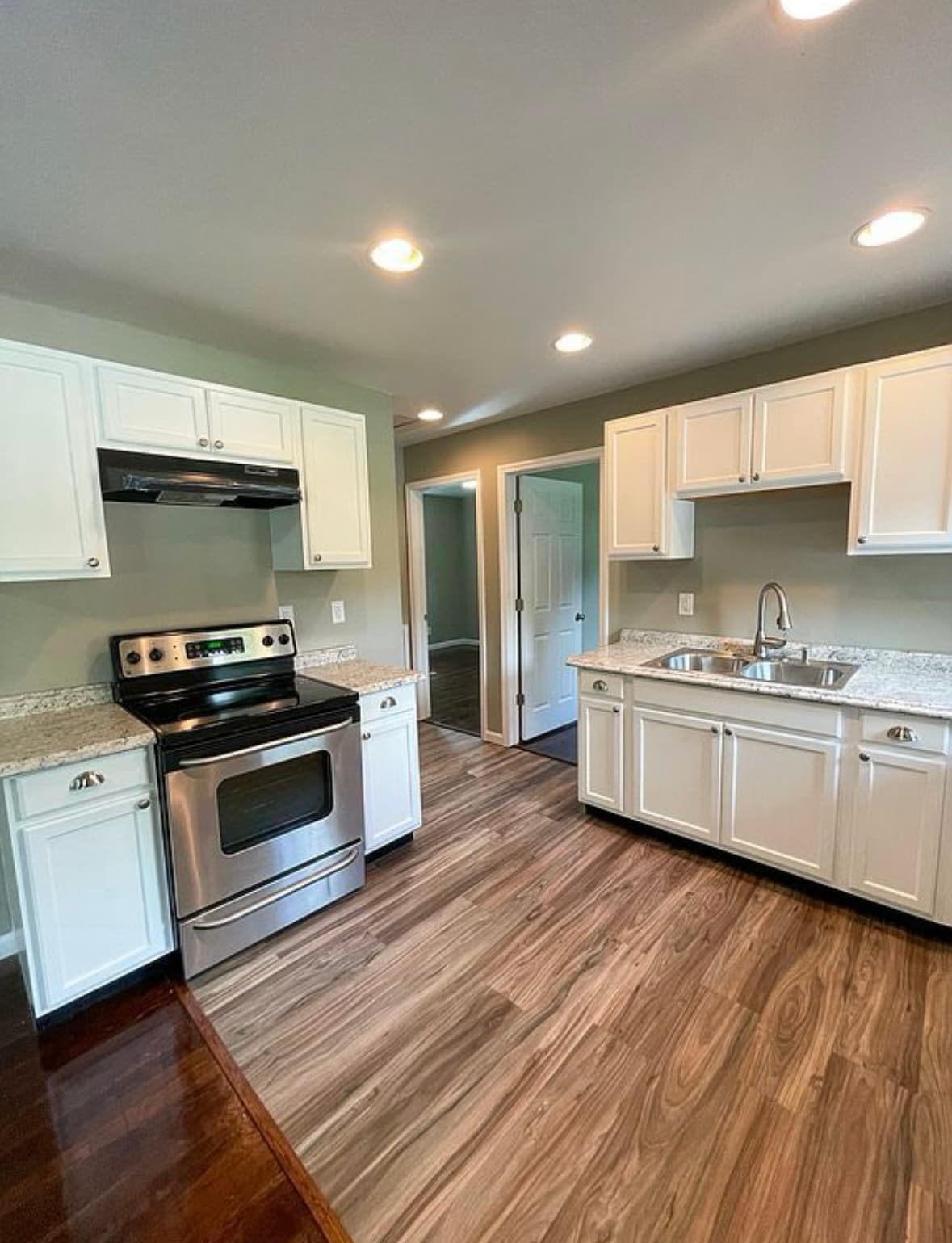 Kitchen - 612 Cove Rd