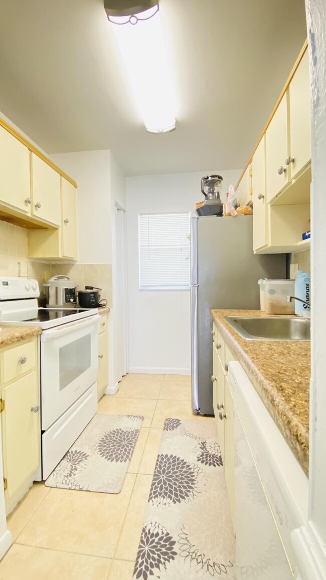 Building Photo - 3274 Coral Ridge Dr