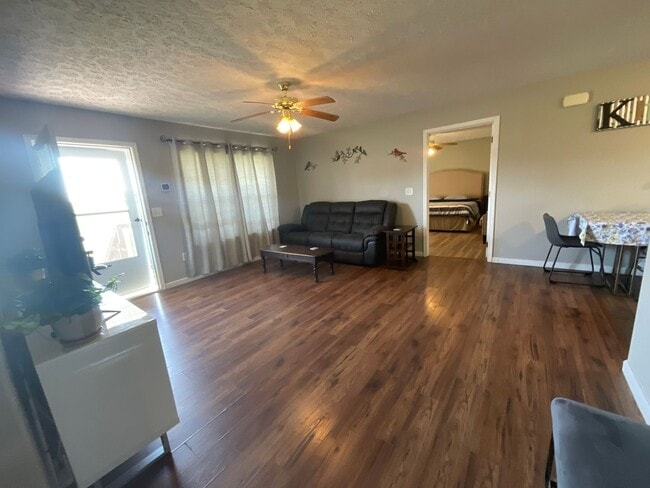 Building Photo - Furnished Home - White Pine, Tennessee