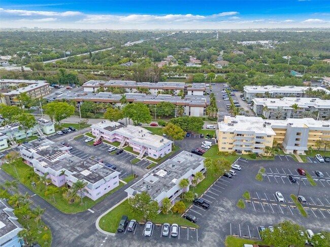 Building Photo - 7560 SW 82nd St