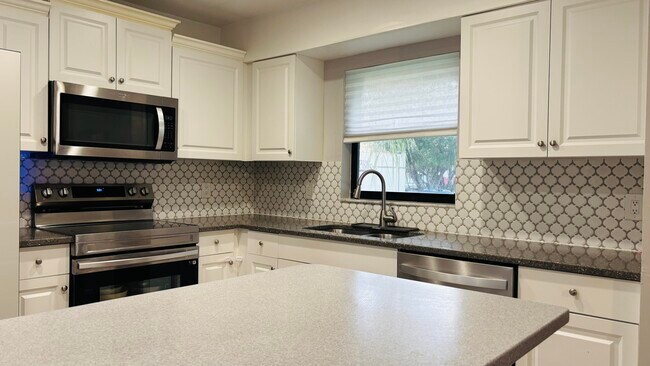 Building Photo - 9521 Boca Cove Cir