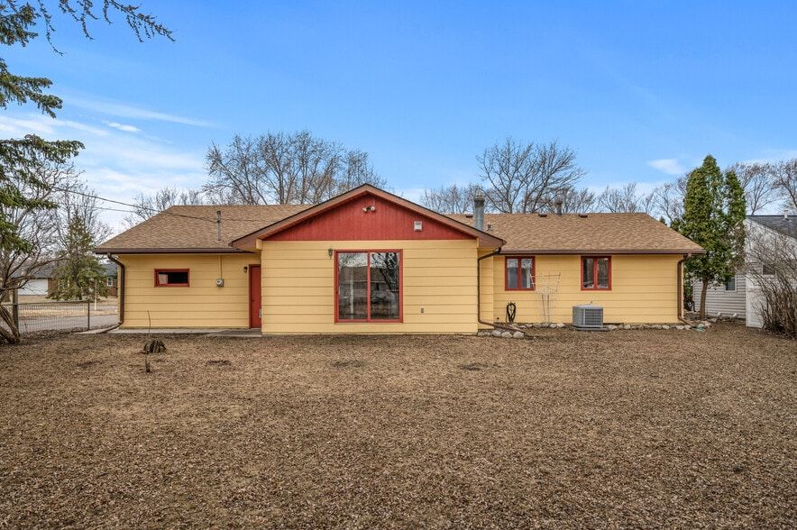 Building Photo - 5616 Nevada Ave N