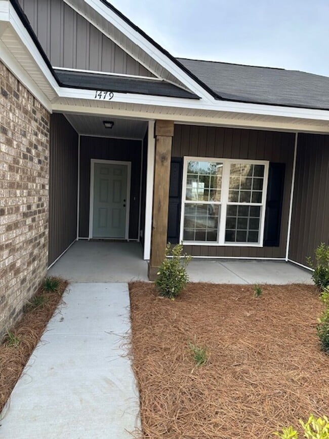 Building Photo - FOR RENT