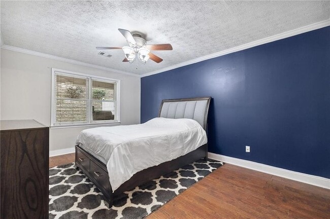 Building Photo - 13 Normandy Ct