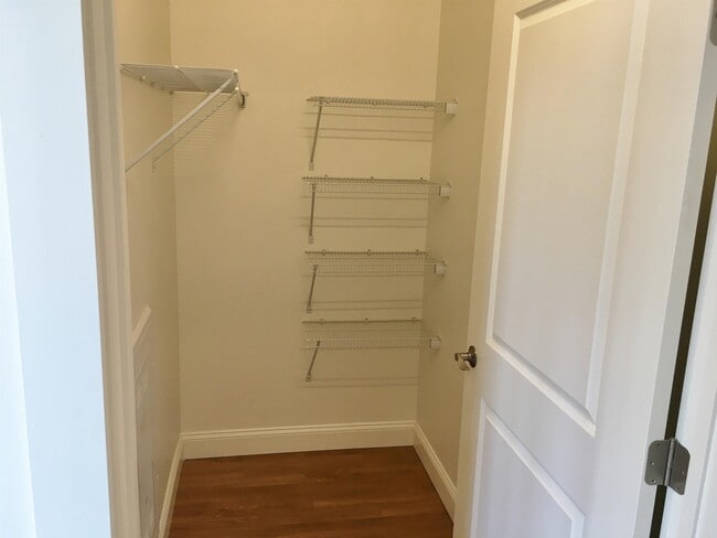 Building Photo - 875 Elm St