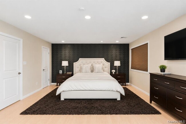 Building Photo - 623 Oceanfront
