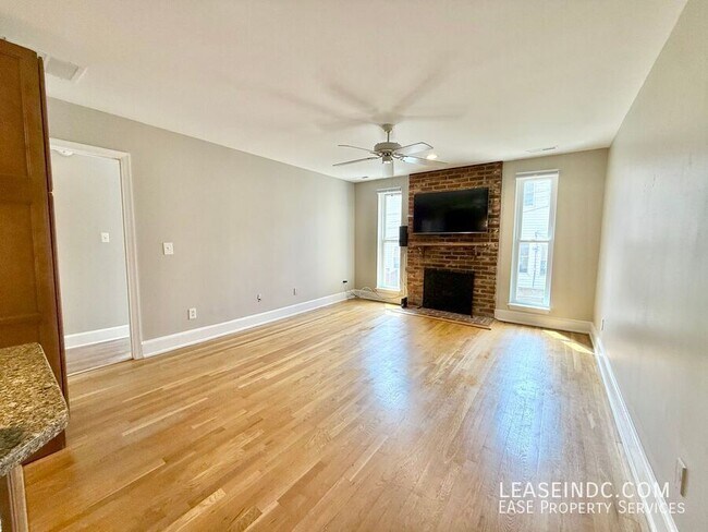 Building Photo - 220 13th St SE