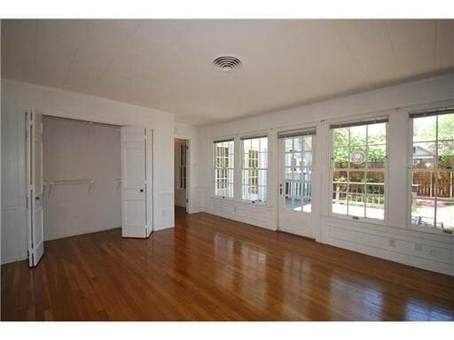 Building Photo - 1114 W 22nd St