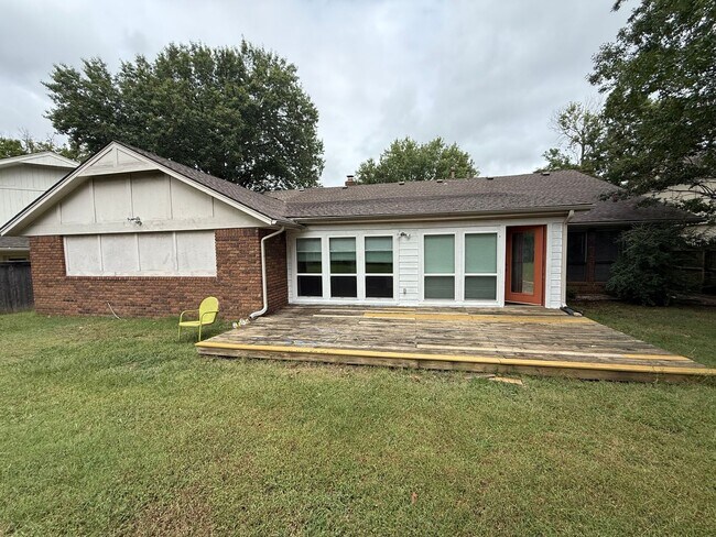 Building Photo - 4BD 2.5 Bath Pet Friendly