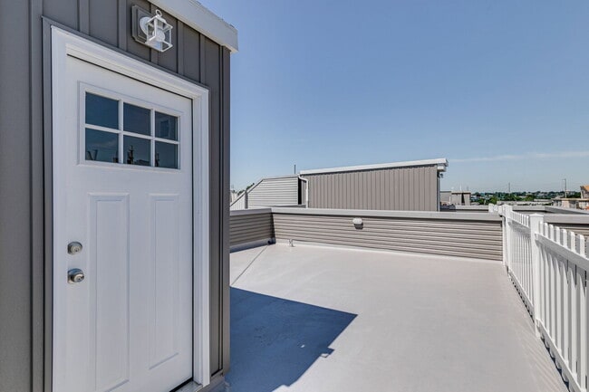 Building Photo - 2636 Annin St