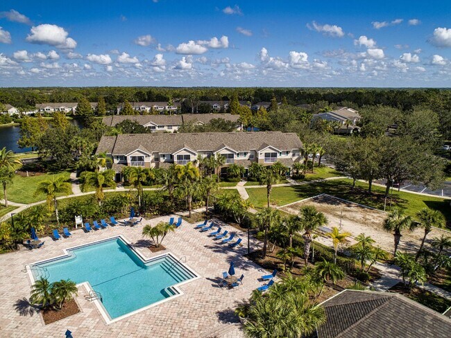 Building Photo - 2 Bedroom Condo W/ Garage in Lakewood Ranch