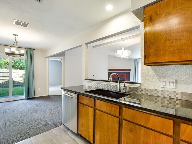 Building Photo - 13019 Emma Lee Ave
