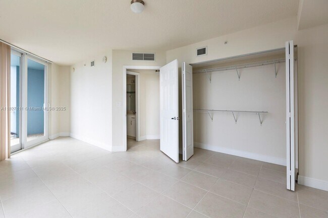 Building Photo - 2350 SW 27th Ave