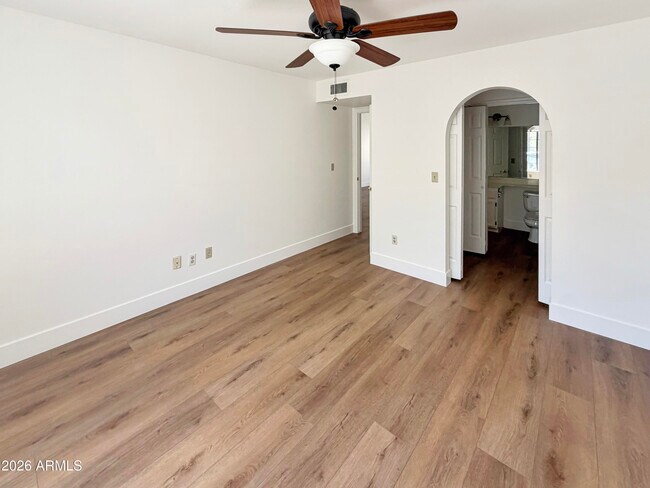 Building Photo - 14607 N Olympic Way