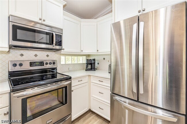 Building Photo - 975 Tarpon Cove Dr