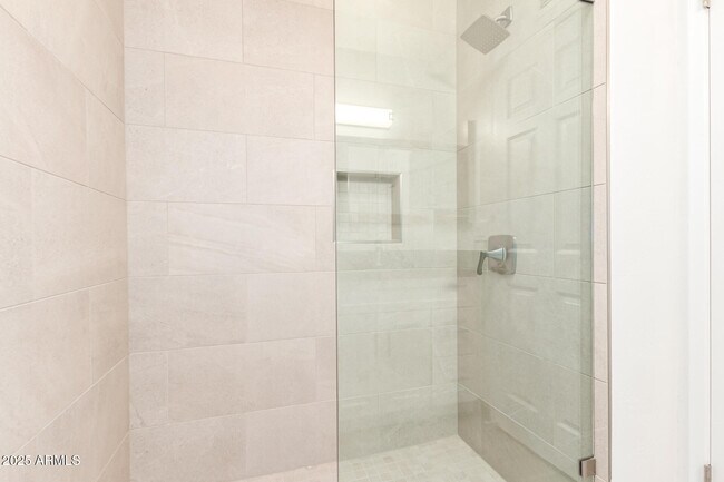 Building Photo - 5531 N 71st Pl