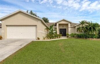 Building Photo - 3570 Manor Loop