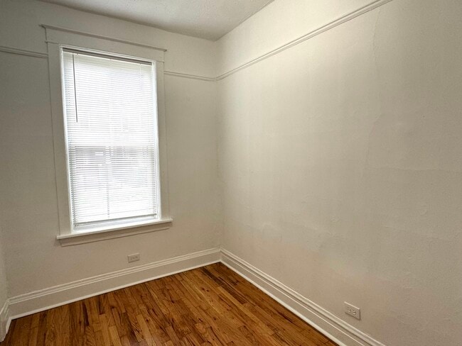 Building Photo - 4050 W Hirsch St