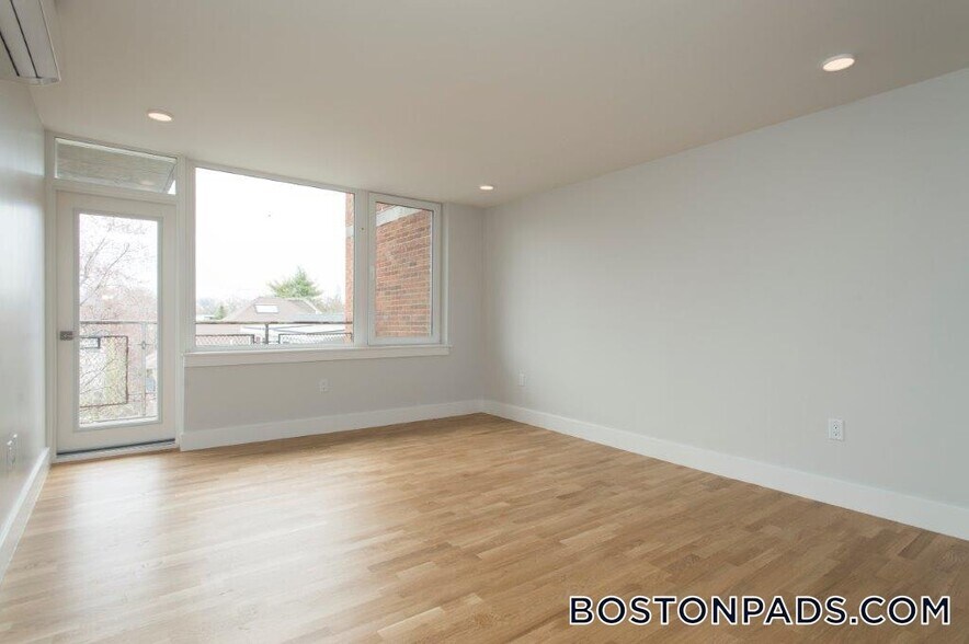 Building Photo - 334 Harvard St