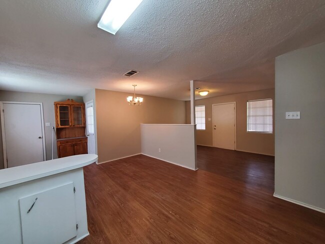 Building Photo - Southern Terrace - Just around the corner from Airline and Shed Road