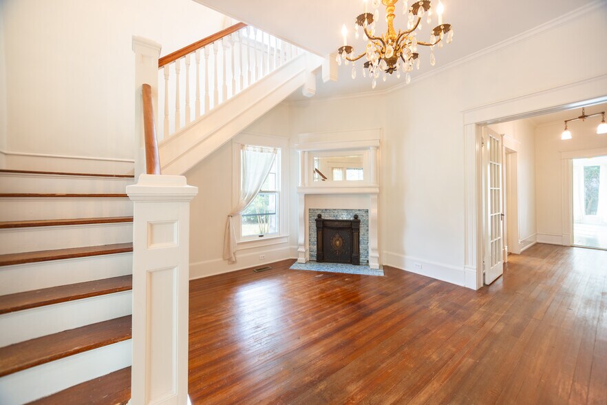 Building Photo - 1014 Shepherd St