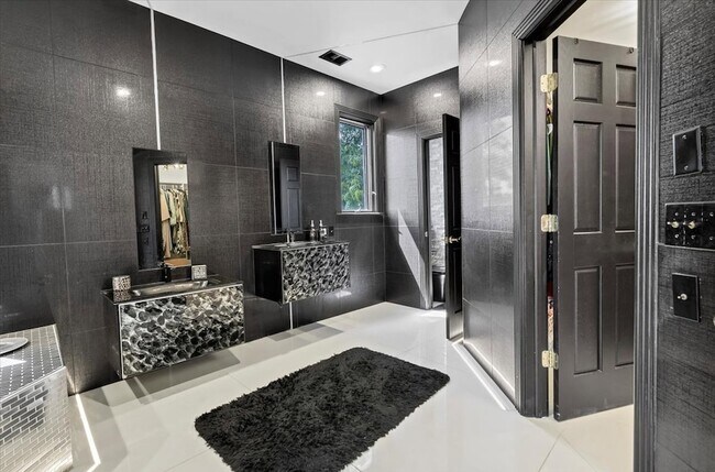 Building Photo - 4206 Royal Fox Dr