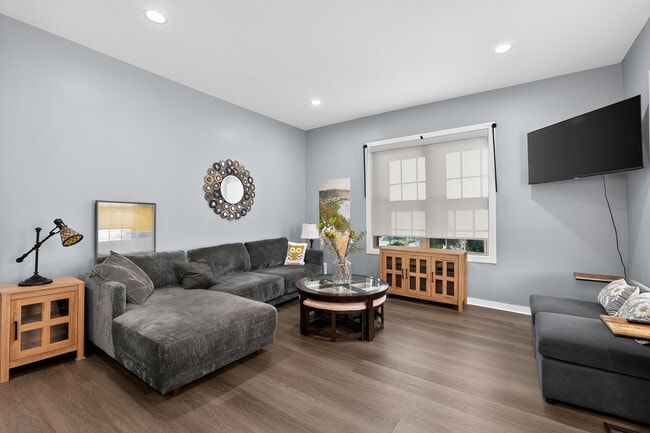 Building Photo - 1012 Jackson St