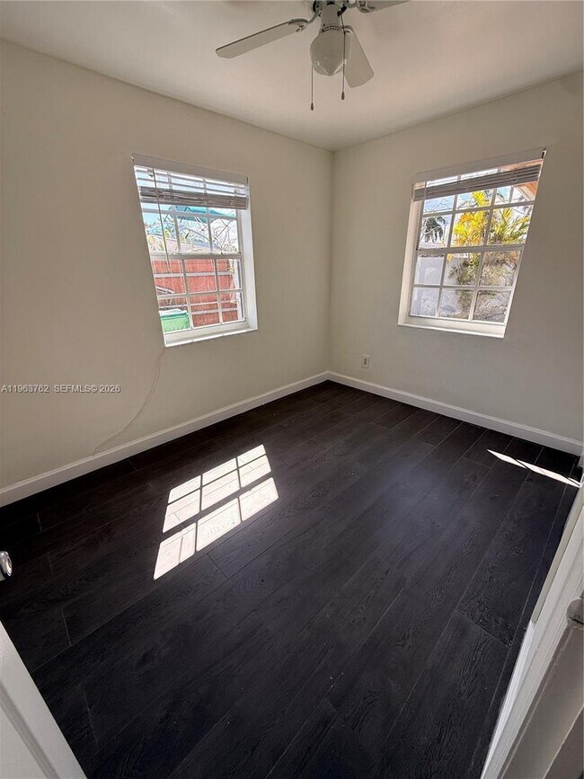 Building Photo - 5230 SW 116th Ave