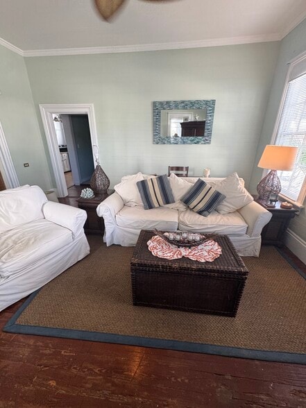 Living Room - 400 Simonton St