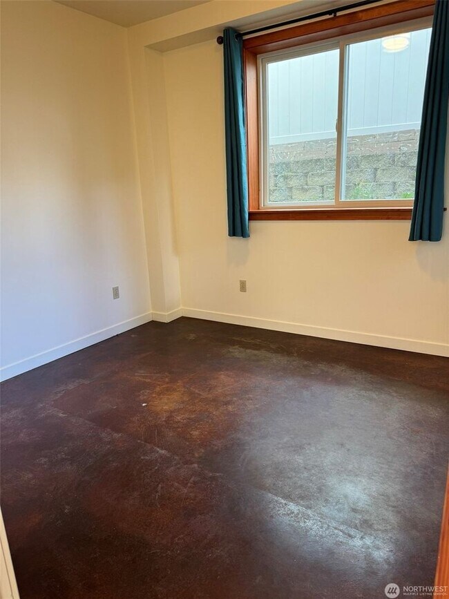 Building Photo - 3Bd/1.75Ba Seattle House