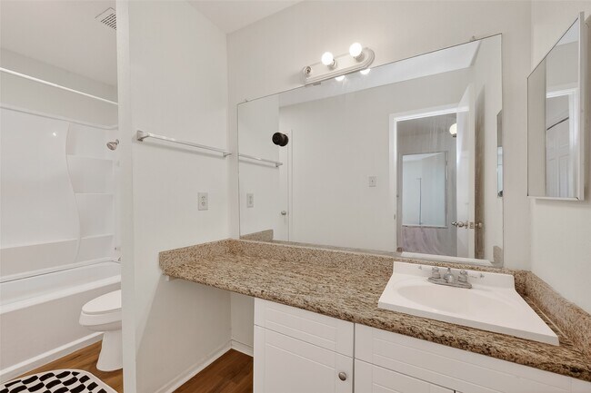 Building Photo - 10555 Turtlewood Ct