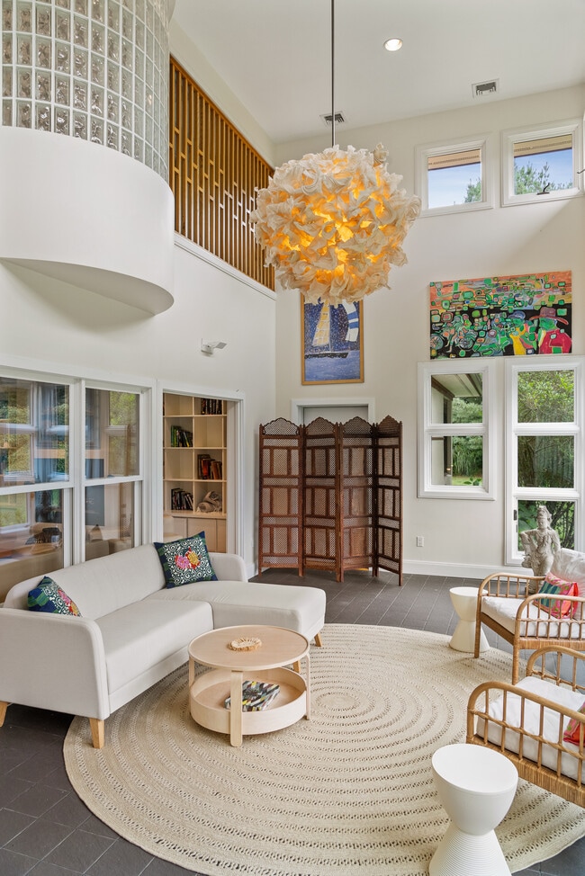 Building Photo - 175 Ruggles Ave