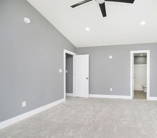 Building Photo - 6747 Wimbledon Dr