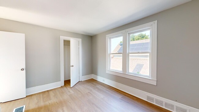 Building Photo - 1371 W 85th St