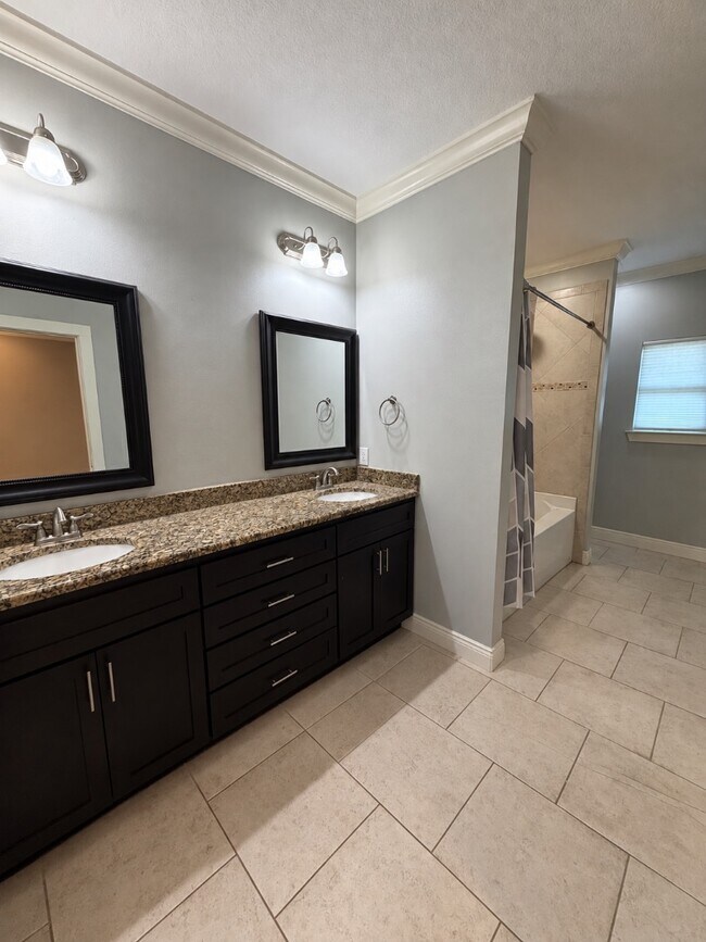 Building Photo - 8127 Carmona St